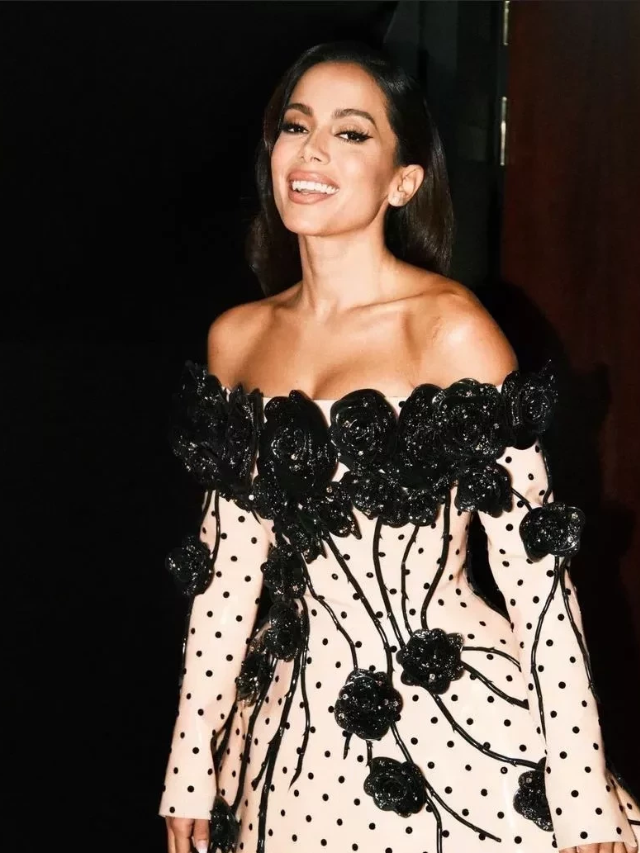 Anitta mostra perrengue durante a Semana de Alta-Costura em Paris Dominando a Make maquiagem Capa Web Stories