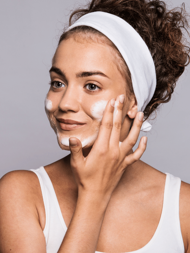 Bom custo-benefício 7 produtos de skincare baratos e eficientes dominando a make maquiagem batom blush geane sousa capa Web Stories