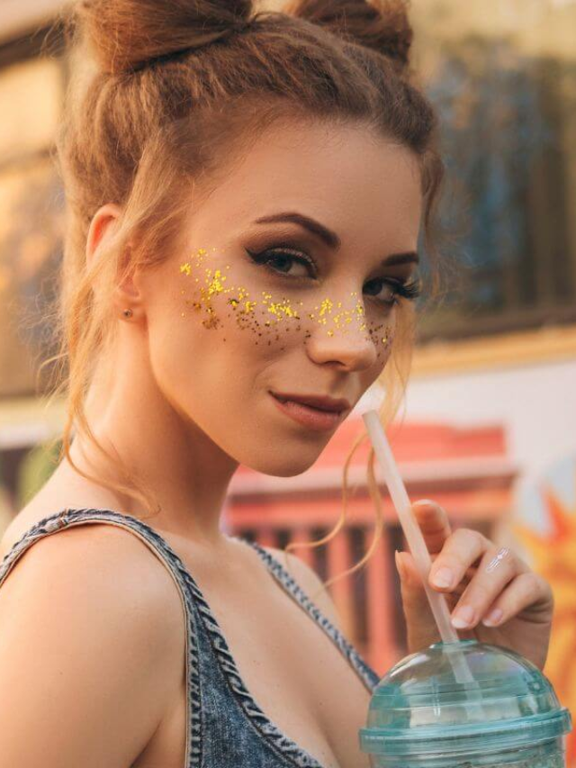 7 dicas de maquiagem para arrasar no Rock in Rio dominando a make maquiagem batom blush geane sousa capa Web Stories
