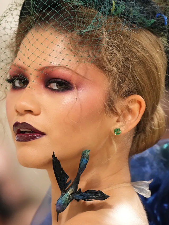 Blush cintilante é grande aposta para o inverno de 2024 dominando a make maquiagem batom blush geane sousa capa Web Stories