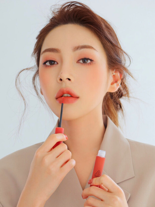 Como usar lip tint para fazer uma make natural dominando a make maquiagem batom blush geane sousa capa Web Stories