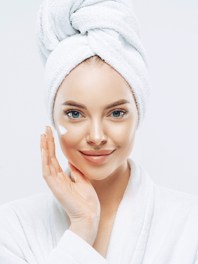 O que é skin flooding Médica explica a nova tendência de skincare dominando a make maquiagem batom blush geane sousa capa Web Stories