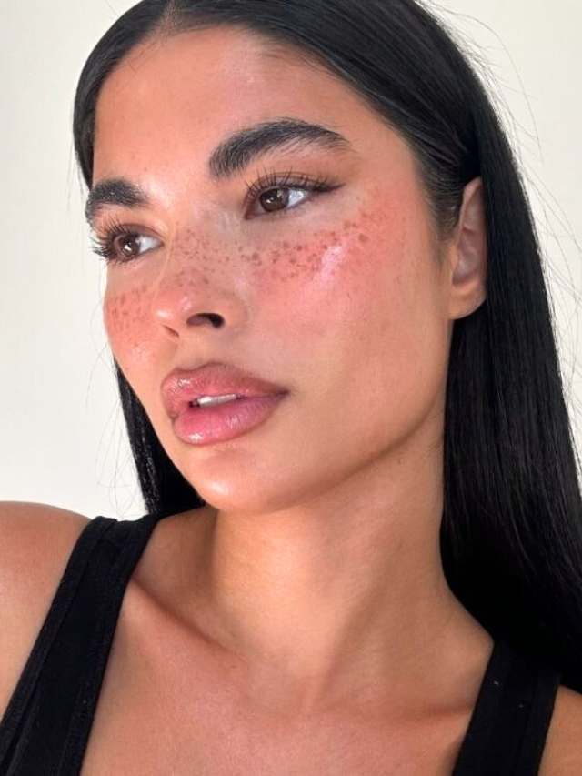 Pomegranate makeup é a tendência para essa estação dominando a make maquiagem batom blush geane sousa capa Web Stories