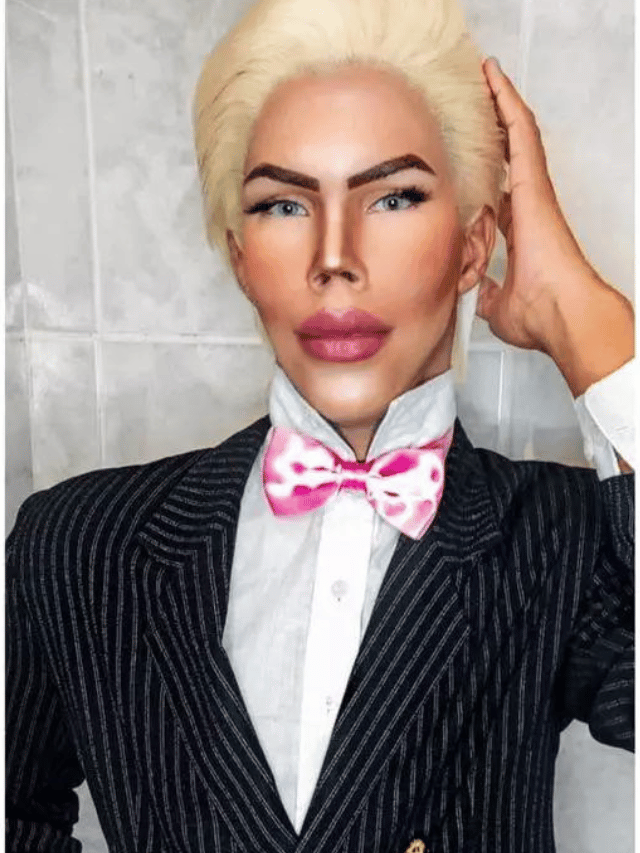 Sem maquiagem, ‘Ken Humano’ vira frentista e mostra rotina nas redes sociais dominando a make maquiagem batom blush geane sousa capa Web Stories