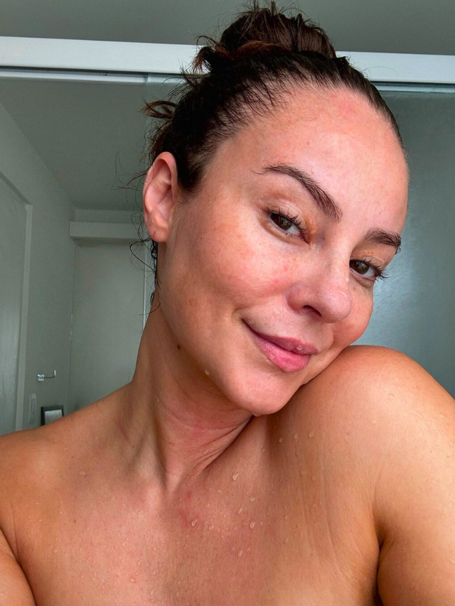 Paolla Oliveira posa sem maquiagem e beleza rende comentário inusitado