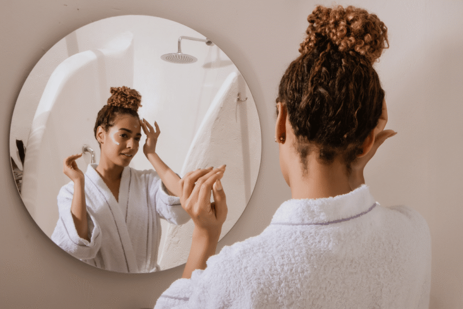 Quais são os passos essenciais de uma rotina de skincare matinal dominando a make maquiagem batom blush geane sousa