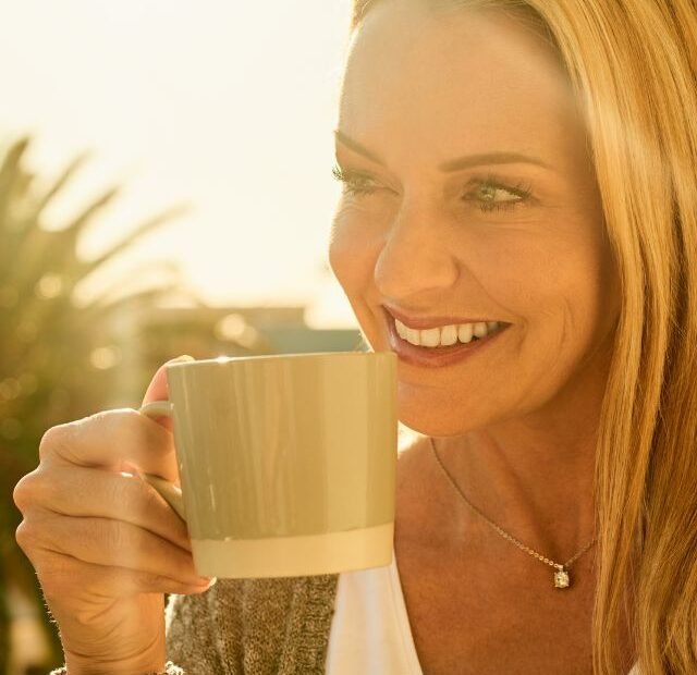 Como a maquiagem de realce muda como as pessoas te veem dominando a make maquiagem batom blush geane sousa capa Web Stories