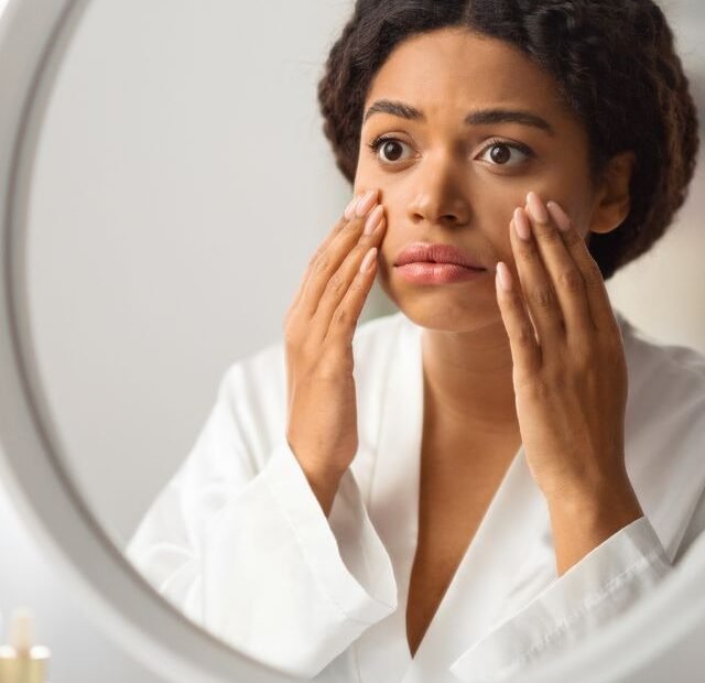 Como eliminar o erro invisível que deixa o rosto opaco dominando a make maquiagem batom blush geane sousa capa Web Stories