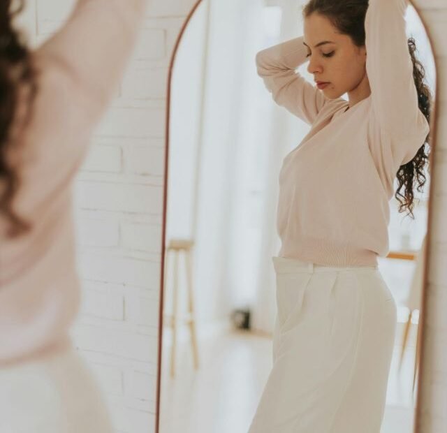 Como ver beleza no espelho e eliminar a frustração dominando a make maquiagem batom blush geane sousa capa Web Stories