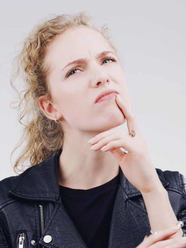 Por que seu rosto muda tanto ao longo do dia?