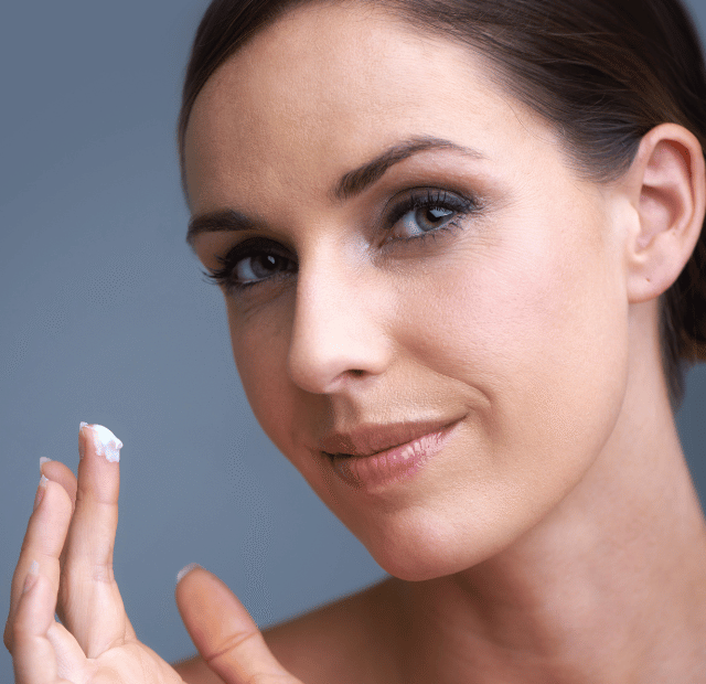 Quais são os erros mais comuns de skincare dominando a make maquiagem batom blush geane sousa capa Web Stories