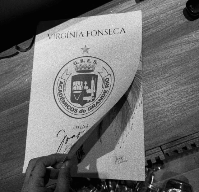 Fantasia de Virginia será ultracavada e terá efeitos especiais, dominando a make maquiagem batom blush geane sousa capa Web Stories