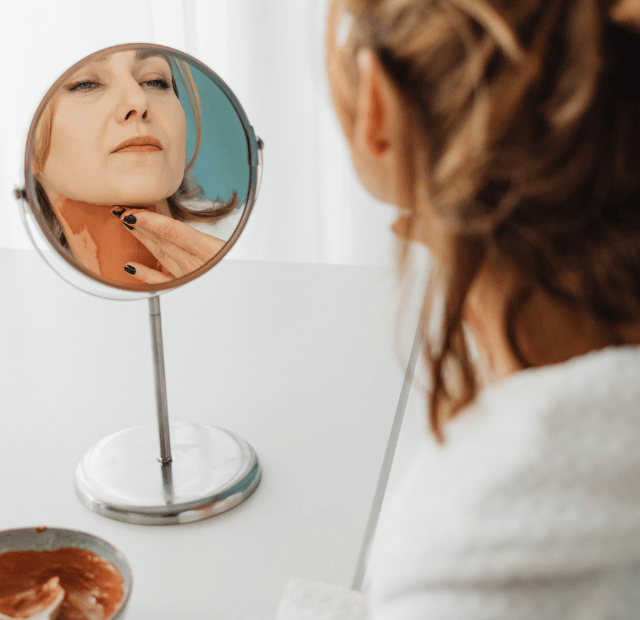 O detalhe que te faz evitar o espelho, dominando a make maquiagem batom blush geane sousa capa Web Stories