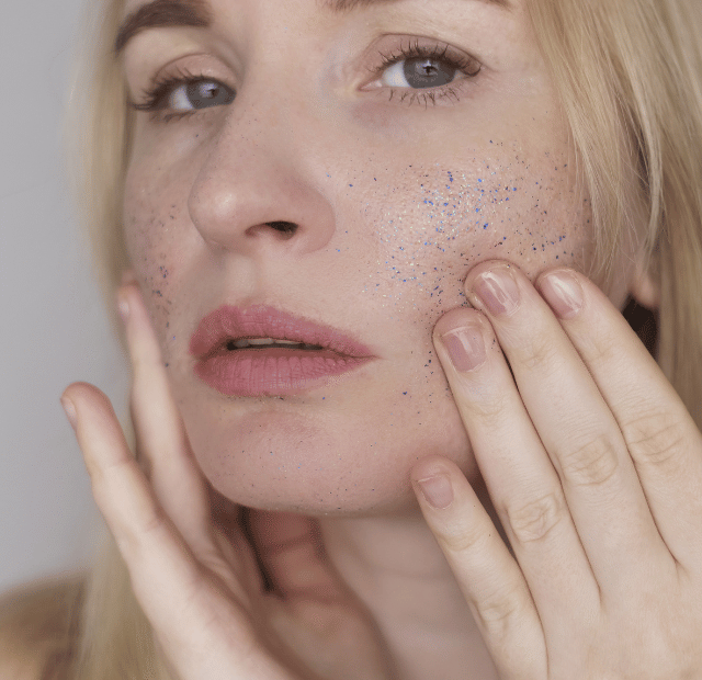 Quais são os hábitos que prejudicam a pele, dominando a make maquiagem batom blush geane sousa capa Web Stories