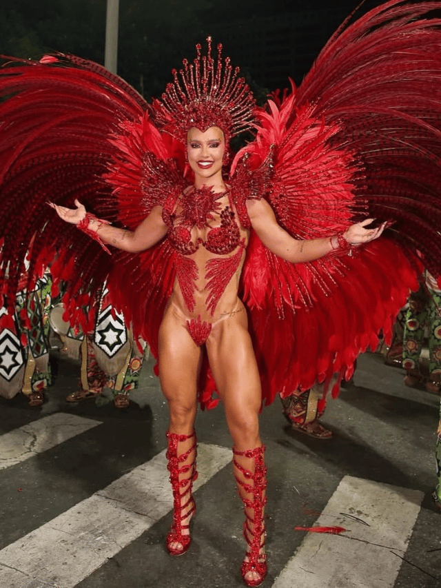 Virginia fala de emoção, mas não menciona problemas no desfile